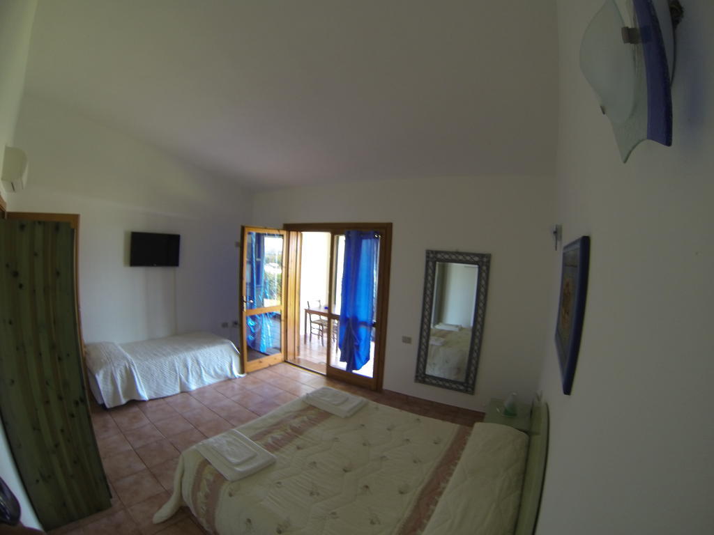 Agriturismo Gli Ulivi Hotel Castiadas Værelse billede